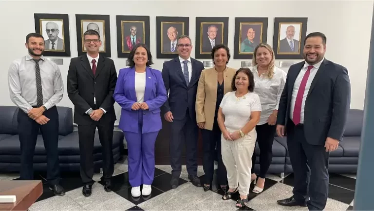 OAB COLATINA É CONTEMPLADA COM NOVOS CONVÊNIOS ENTRE A CAAES E O UNESC - capa