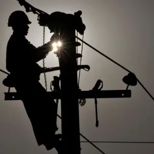 Empresa responde por assassinato de eletricista ao cortar energia